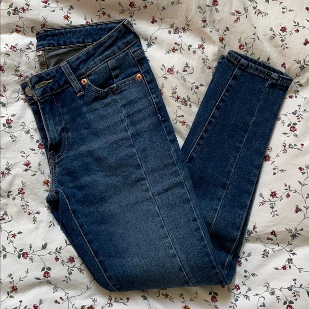 Levi’s mid rise skinny Jean